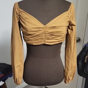 5/$20**Size Small Zara Woman Brown Long Sleeve Crop Top.